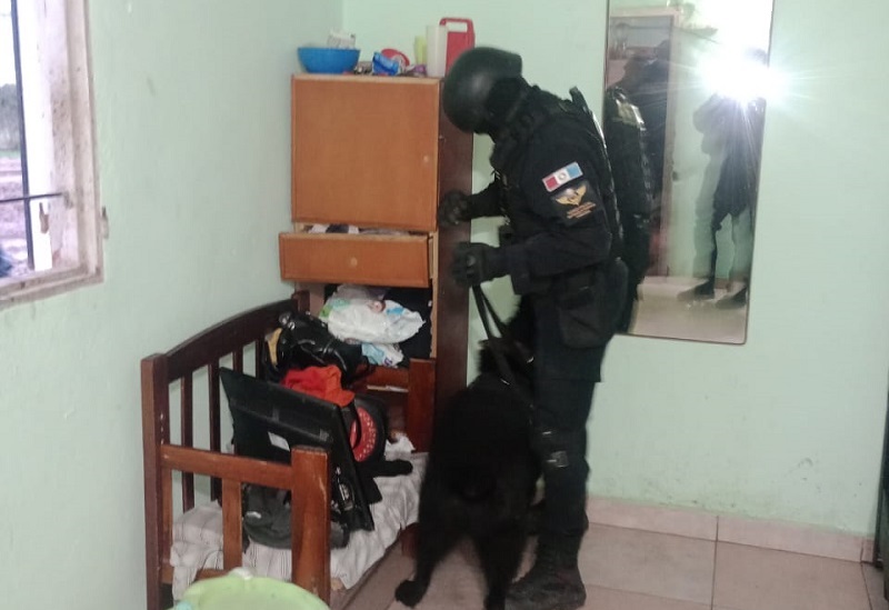 Morteros: dos hermanos y sus parejas detenidos por comercializar cocaína